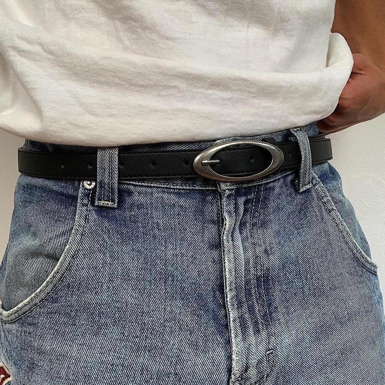 Minimalist Oval Buckle Belt