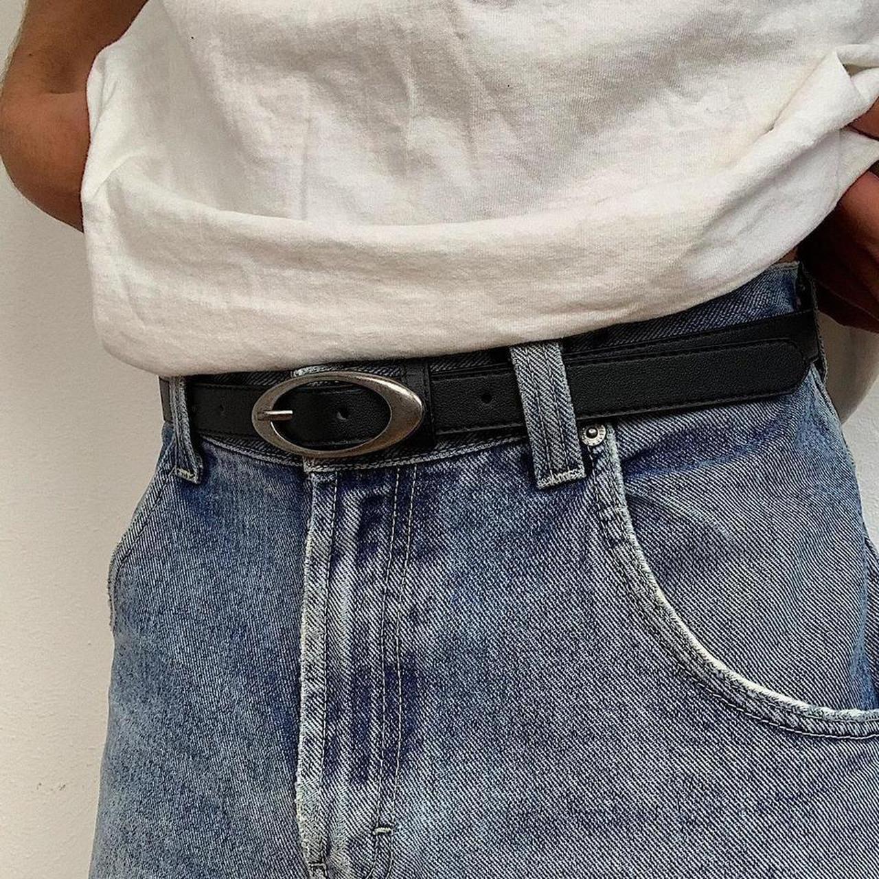 Minimalist Oval Buckle Belt