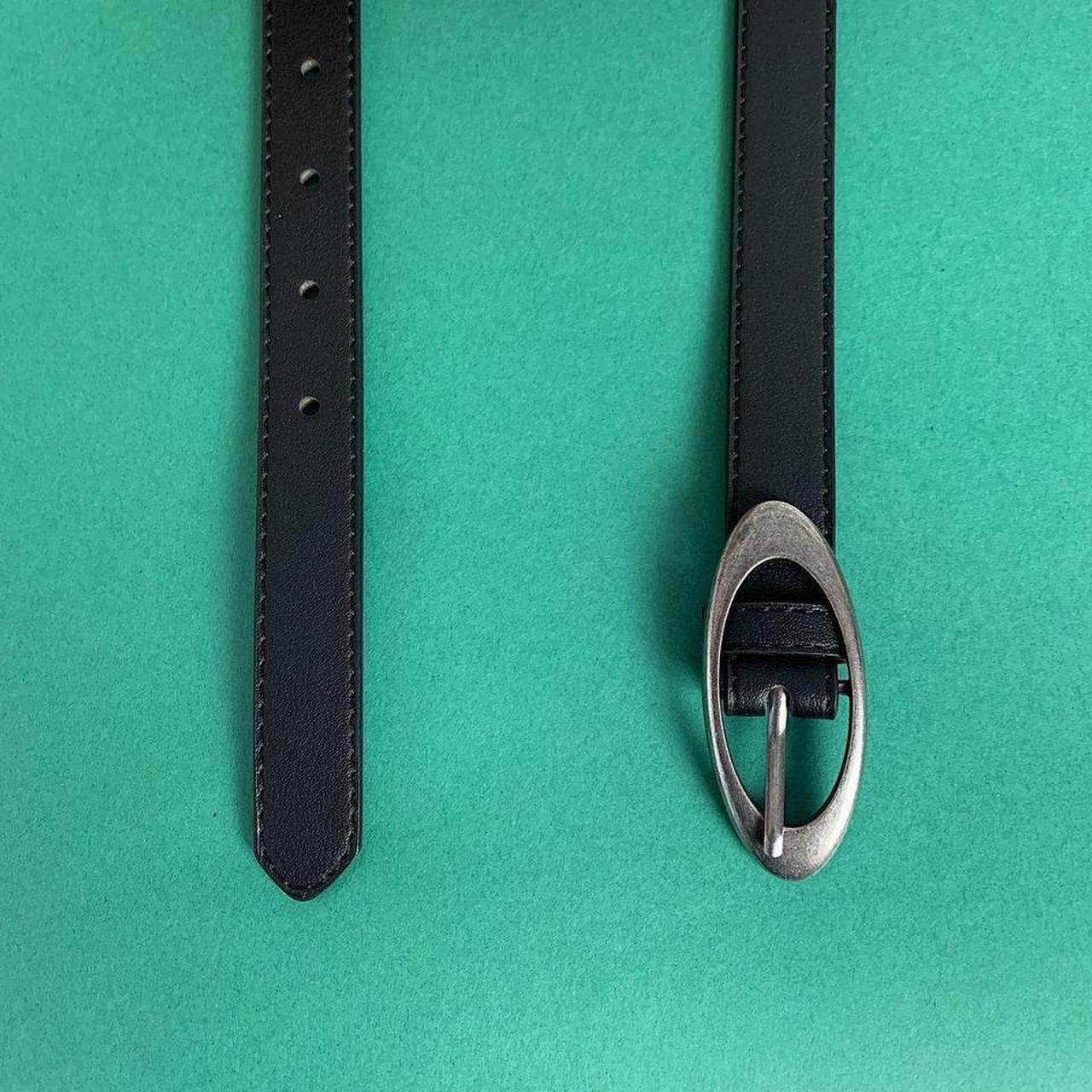 Minimalist Oval Buckle Belt