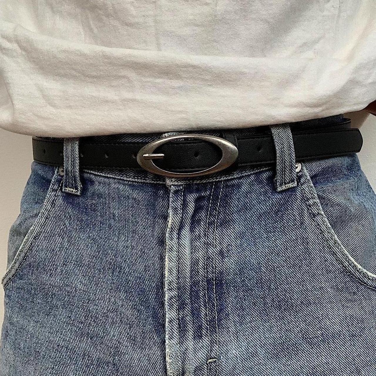 Minimalist Oval Buckle Belt